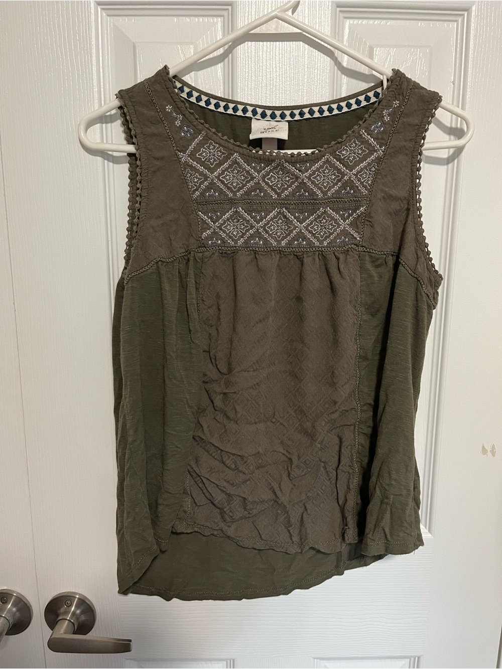 Knox Rose Olive Green Embroidered Sleeveless Blouse